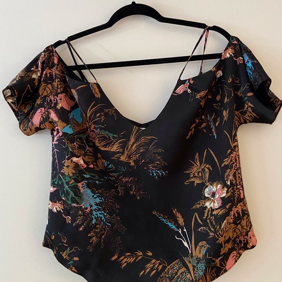 Beautiful 100% silk off the shoulder top from Wilfred - Picture 9 of 9